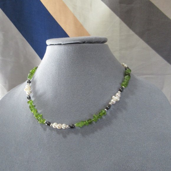 Peridot Pearl Necklace on Sterling Silver Chain - Picture 5 of 8